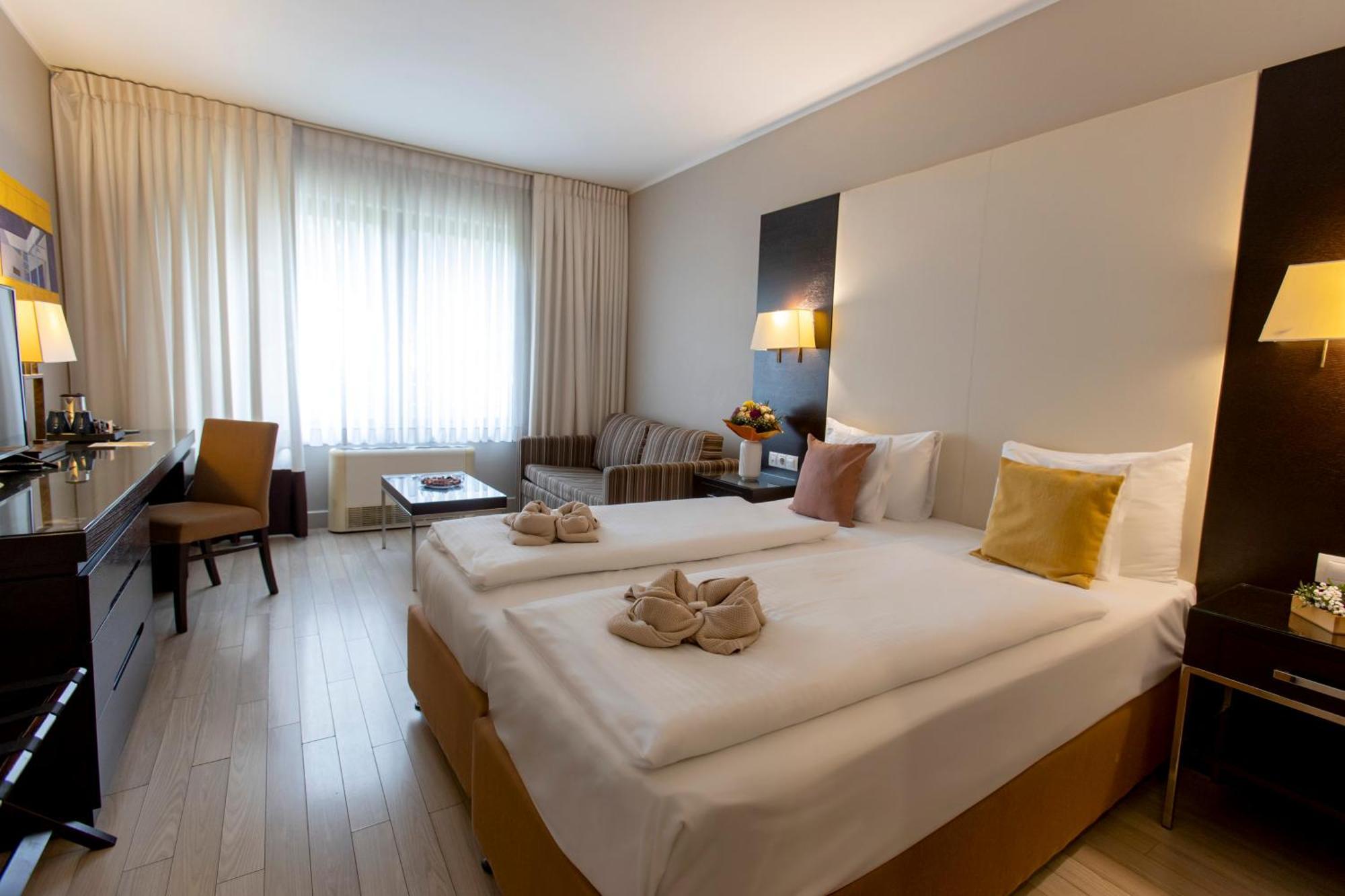 Lion's Garden Hotel 4*